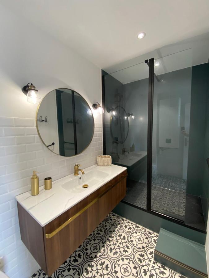 Ajaccio Magnifique T2 40m2 Centre Vue Au Bord De La Neuf 5 Personnes Clim Wifi Balcon Parking Prive Ferme